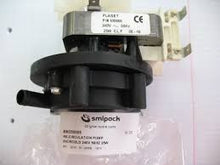 Load image into Gallery viewer, Smipack Coolant Pump EM250005
